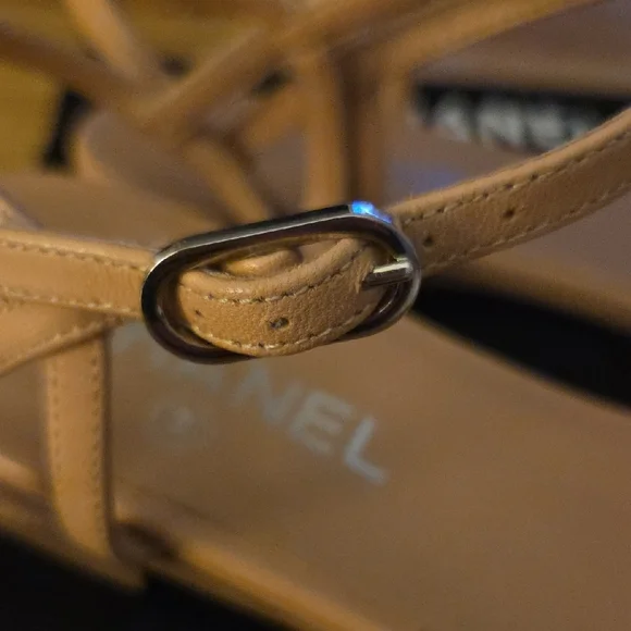 CHANEL Tan Lambskin Sandals with Intertwined Leather And Metal CC LOGO - Picture 7 of 13
